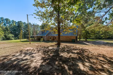 Exterior - 689 Silver Ln, Brookhaven, MS 39601 photo 8 of 9