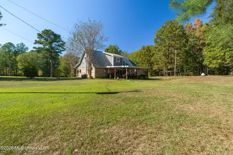 Exterior - 689 Silver Ln, Brookhaven, MS 39601 photo 7 of 9