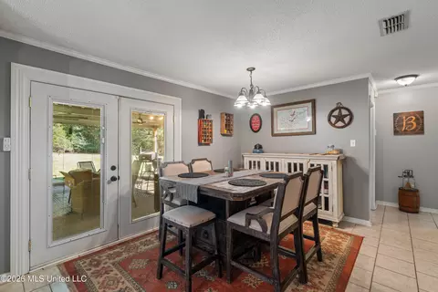 Dining - 689 Silver Ln, Brookhaven, MS 39601 photo 2 of 2