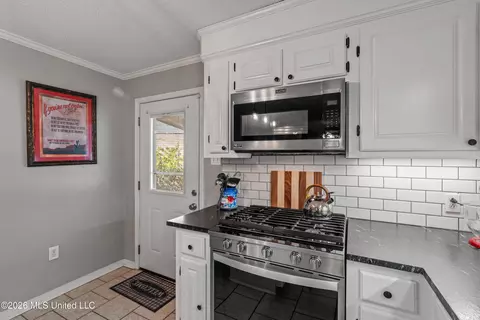 Kitchen - 689 Silver Ln, Brookhaven, MS 39601 photo 5 of 5