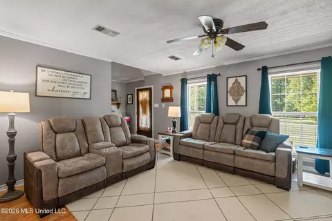 Entry Way - 689 Silver Ln, Brookhaven, MS 39601 photo 1 of 3