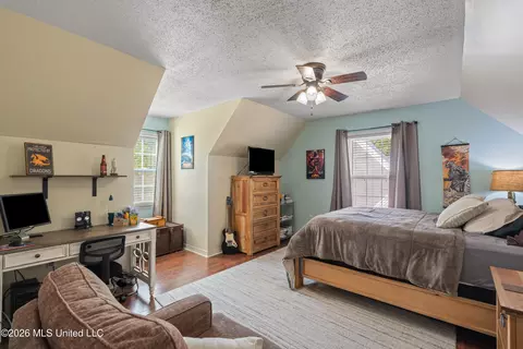 Bedroom - 689 Silver Ln, Brookhaven, MS 39601 photo 6 of 7