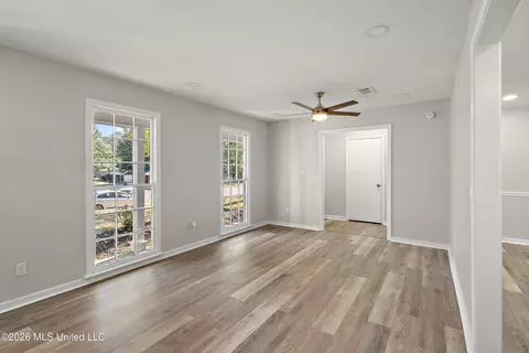 Living - 1404 Plantation Blvd, Jackson, MS 39211 photo 2 of 2