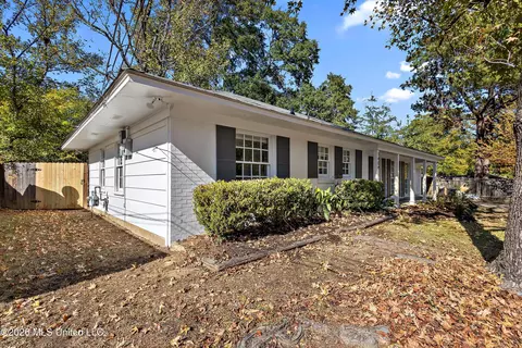 Exterior - 1404 Plantation Blvd, Jackson, MS 39211 photo 1 of 2