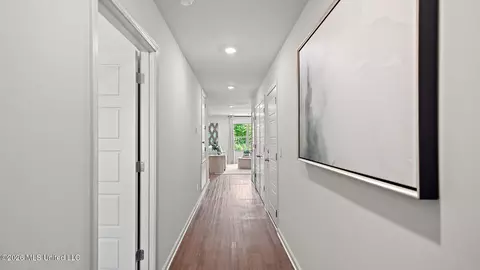Entry Way - 316 Cedar Crest Dr, Pearl, MS 39208 photo 4 of 5