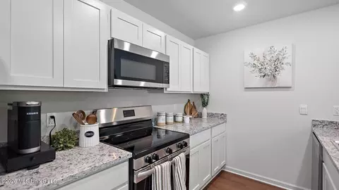 Kitchen - 316 Cedar Crest Dr, Pearl, MS 39208 photo 1 of 3