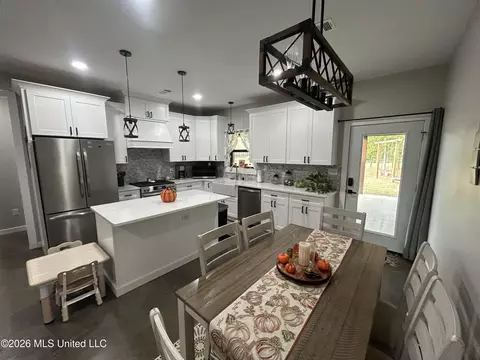 Kitchen - 1095 Willis Cotton Rd, Summit, MS 39666 photo 4 of 7