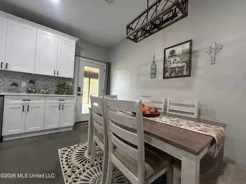 Dining - 1095 Willis Cotton Rd, Summit, MS 39666 photo 2 of 2