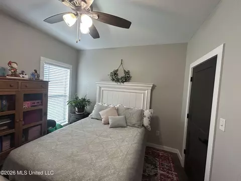 Bedroom - 1095 Willis Cotton Rd, Summit, MS 39666 photo 6 of 19