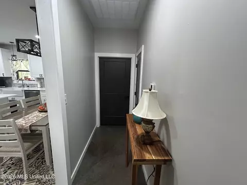 Entry Way - 1095 Willis Cotton Rd, Summit, MS 39666 photo 1 of 3
