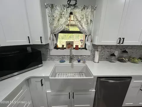 Kitchen - 1095 Willis Cotton Rd, Summit, MS 39666 photo 3 of 7
