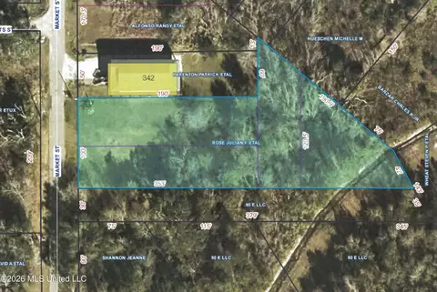 208 Market St, Waveland, MS 39576