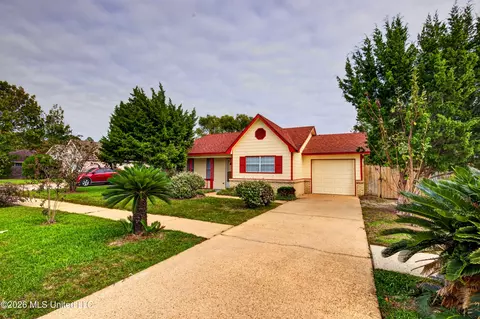 1324 Deana Rd, Ocean Springs, MS 39564