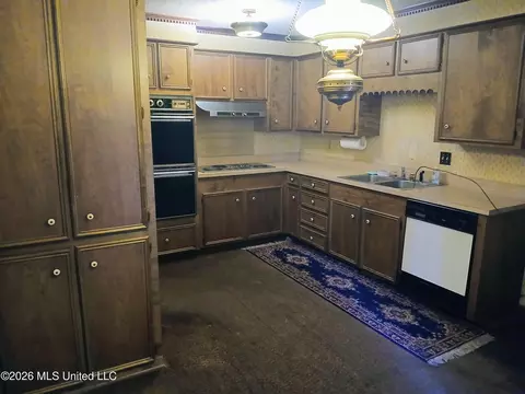 Kitchen - 5951 Waverly Dr, Jackson, MS 39206 photo 1 of 1