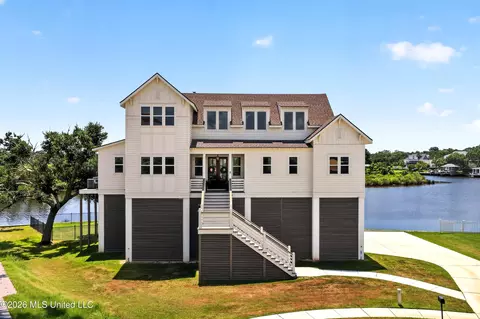 8 Rivers Bend Dr, Gulfport, MS 39507