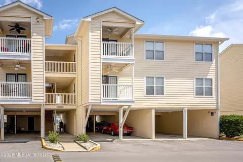 2421 Beachview Dr #F13, Ocean Springs, MS 39564
