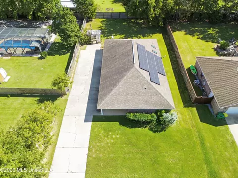 3216 N 4th St, Ocean Springs, MS 39564