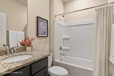 Bath - 7000 Crawford Dr, Long Beach, MS 39560 photo 3 of 4