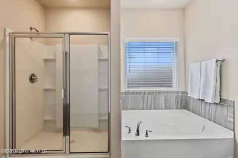 Bath - 7000 Crawford Dr, Long Beach, MS 39560 photo 1 of 4
