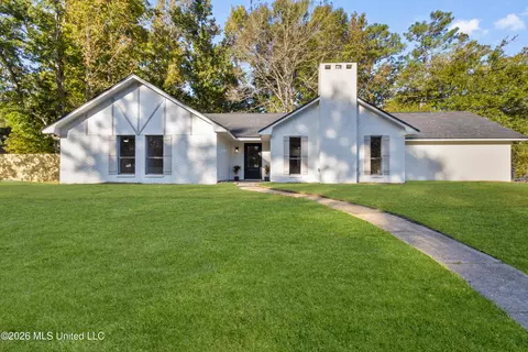 145 Linnet Dr, Ocean Springs, MS 39564