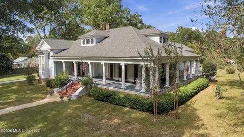 1102 Peters St, Summit, MS 39666