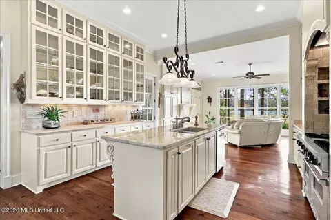 Kitchen - 195 Eden Ln, Madison, MS 39110 photo 2 of 5