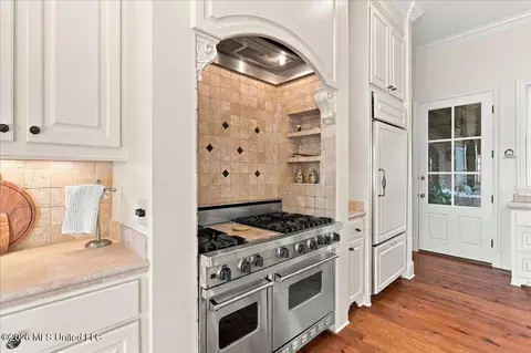 Kitchen - 195 Eden Ln, Madison, MS 39110 photo 4 of 5