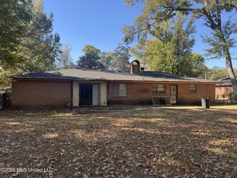 Exterior - 4674 Norway Dr, Jackson, MS 39206 photo 3 of 4