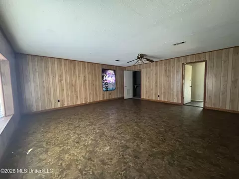 Living - 4674 Norway Dr, Jackson, MS 39206 photo 8 of 10