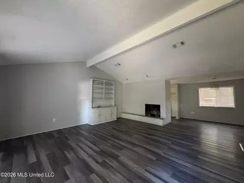 Living - 4674 Norway Dr, Jackson, MS 39206 photo 1 of 10