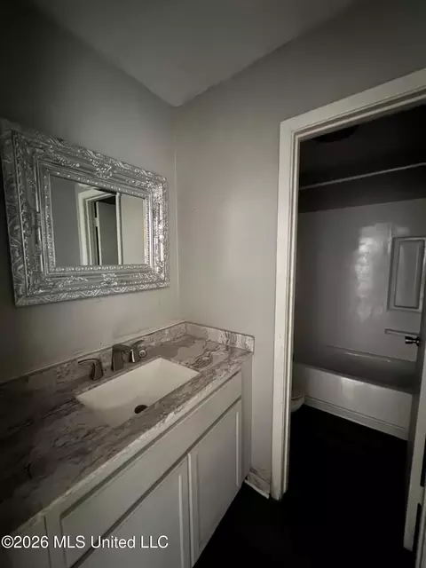 Bath - 4674 Norway Dr, Jackson, MS 39206 photo 1 of 3