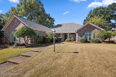 306 Bordeaux Dr, Clinton, MS 39056
