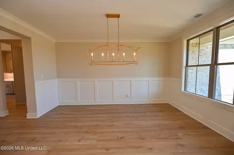 Dining - 295 Camp Xing, Hernando, MS 38632 photo 1 of 2