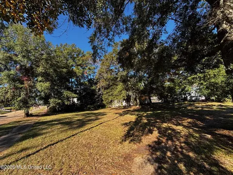N Front Street, Mccomb, MS 39648 photo 5