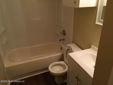 5561 Dolphin Dr, Jackson, MS 39209 photo 3