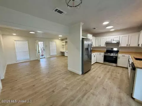 Other - 1011 Pinecrest Dr, Mccomb, MS 39648 photo 2 of 12