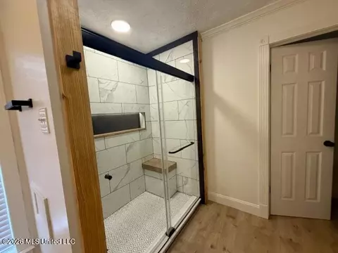 Bath - 1011 Pinecrest Dr, Mccomb, MS 39648 photo 2 of 3