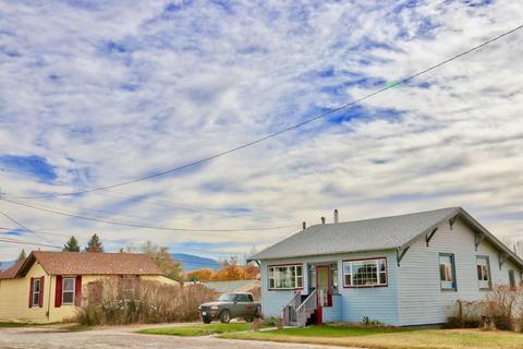 610 Texas Ave Deer Lodge Mt 59722 25 Photos Mls 22001043 Movoto