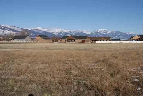 137 Jay Bird Dr, Hamilton, MT 59840