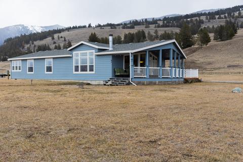81 Scenic Hills Dr, Eureka, MT 59917 photo 1