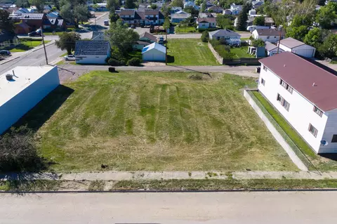 138 S Central Ave, Cut Bank, MT 59427