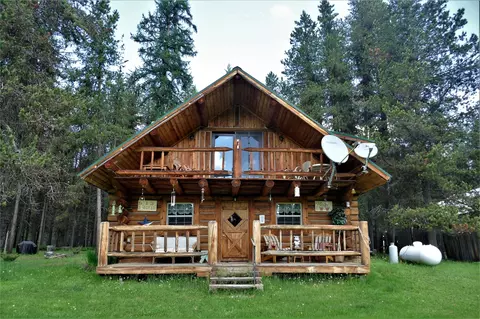 146 River View Dr, Yaak, MT 59935 photo 1