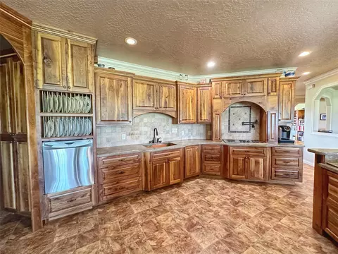Kitchen - 124 Morrison Ln, Bonner, MT 59823 photo 2 of 8