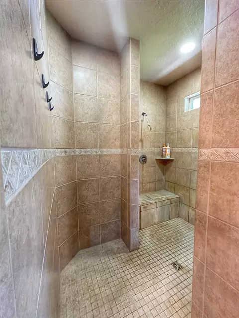 Bath - 124 Morrison Ln, Bonner, MT 59823 photo 4 of 6