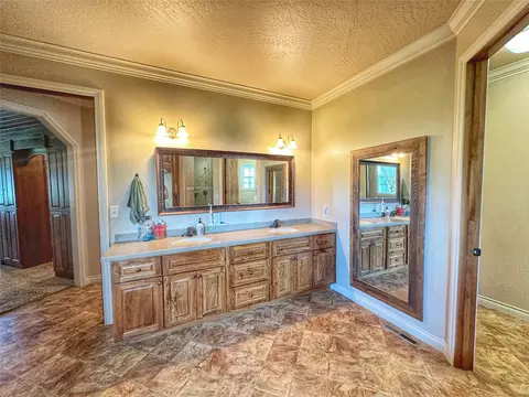 Bath - 124 Morrison Ln, Bonner, MT 59823 photo 2 of 6