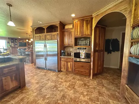 Kitchen - 124 Morrison Ln, Bonner, MT 59823 photo 1 of 8