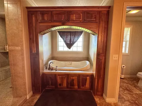 Bath - 124 Morrison Ln, Bonner, MT 59823 photo 1 of 6