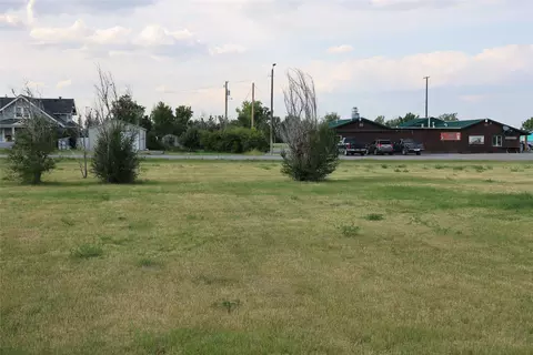 310 Teton Ave, Valier, MT 59486