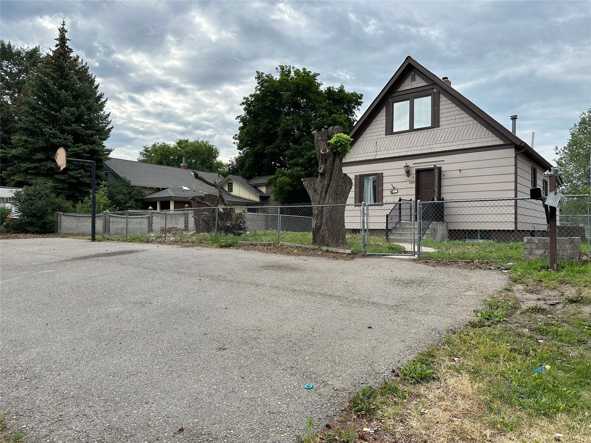 1725 Cooper St