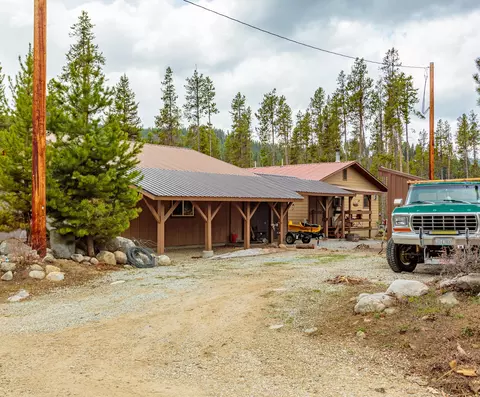 215 Bonanza Dr, Sula, MT 59871